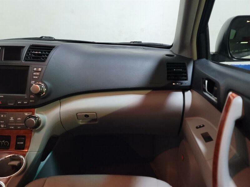 2010 Toyota Highlander Image 22