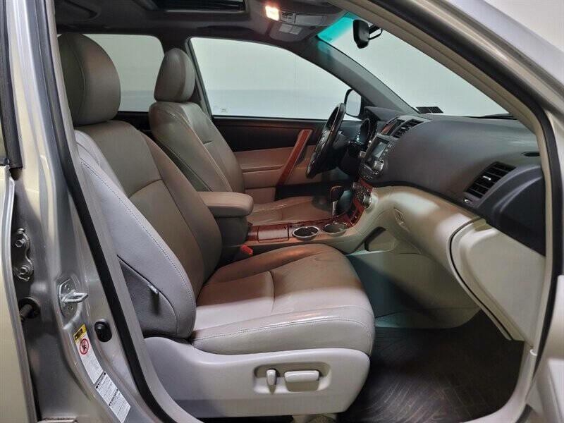 2010 Toyota Highlander Image 38