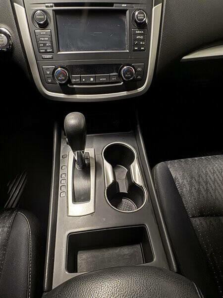 2016 Nissan Altima Image 9