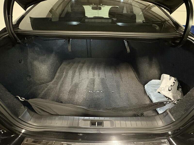 2016 Nissan Altima Image 14