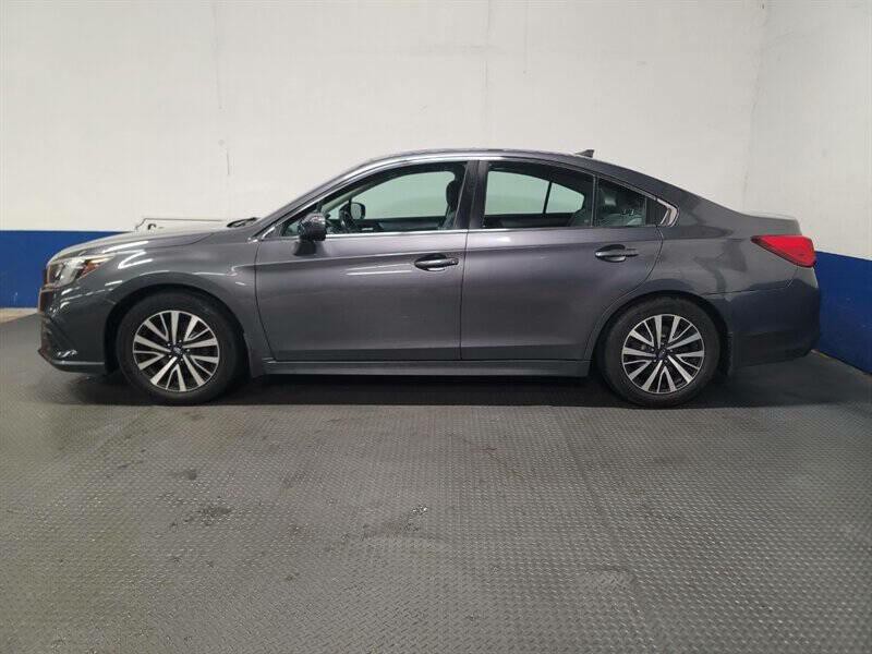 2018 Subaru Legacy Image 2