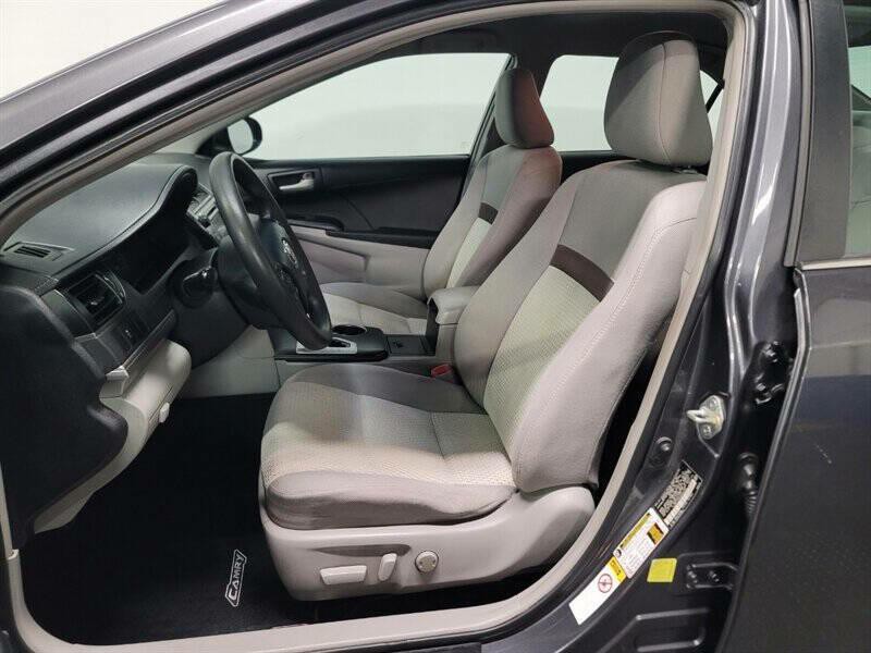2012 Toyota Camry Image 3