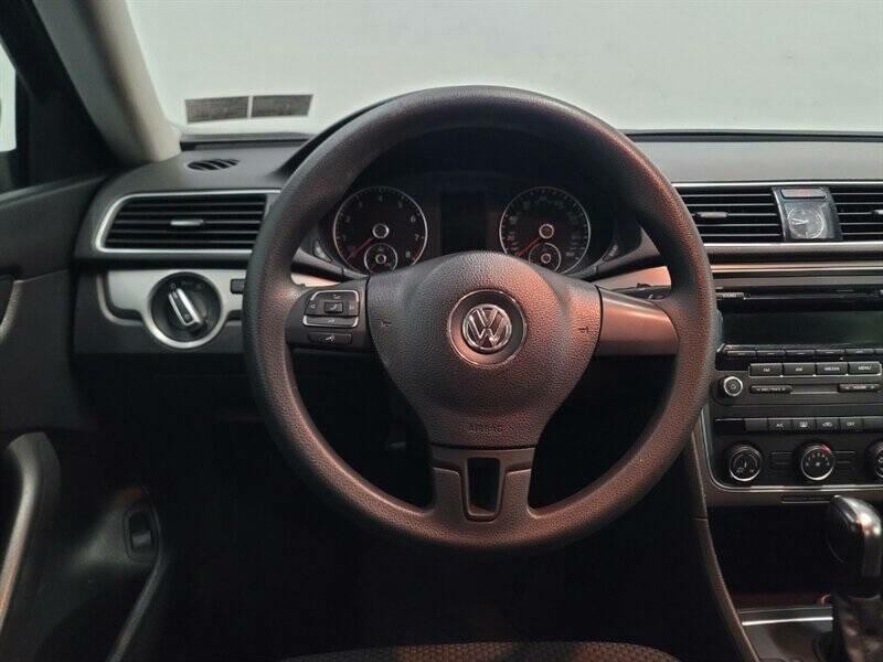 2014 Volkswagen Passat Image 8