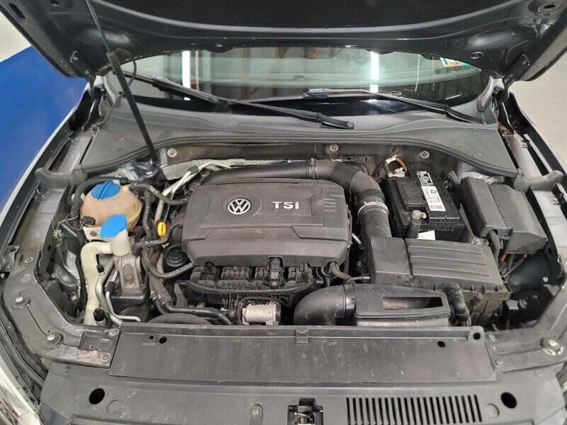 2014 Volkswagen Passat Image 15