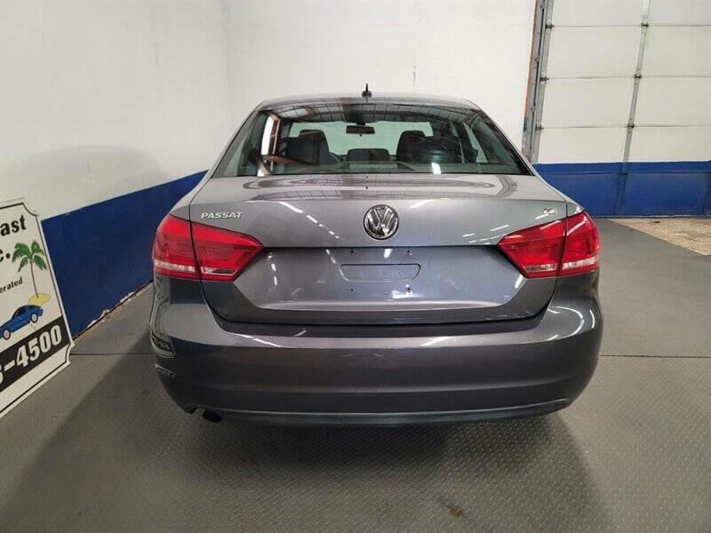 2014 Volkswagen Passat Image 17