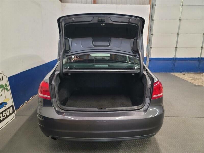 2014 Volkswagen Passat Image 18