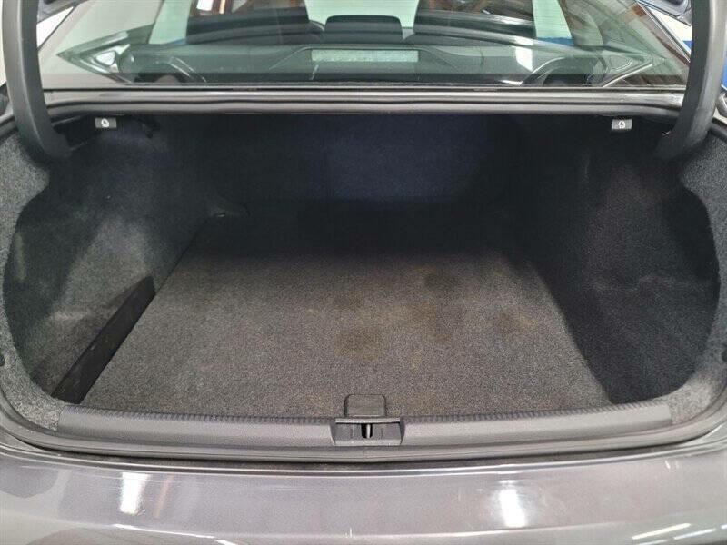 2014 Volkswagen Passat Image 19