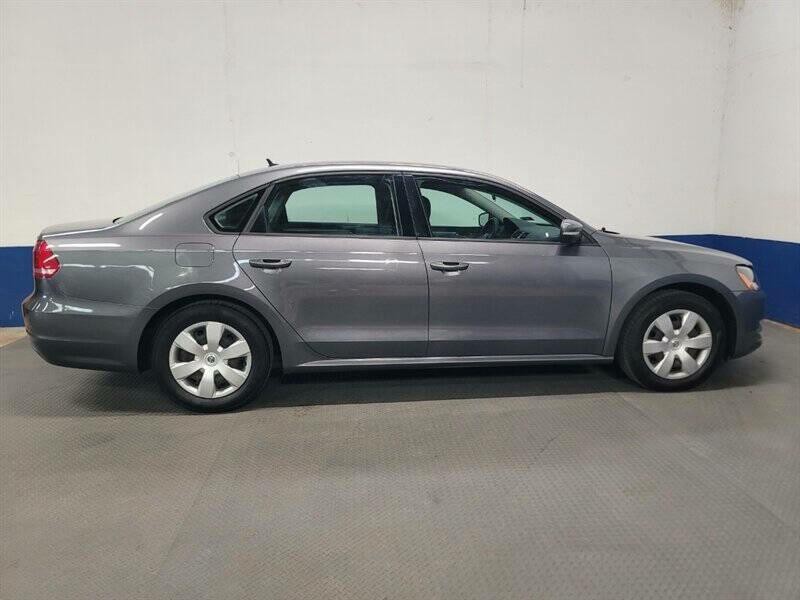 2014 Volkswagen Passat Image 21