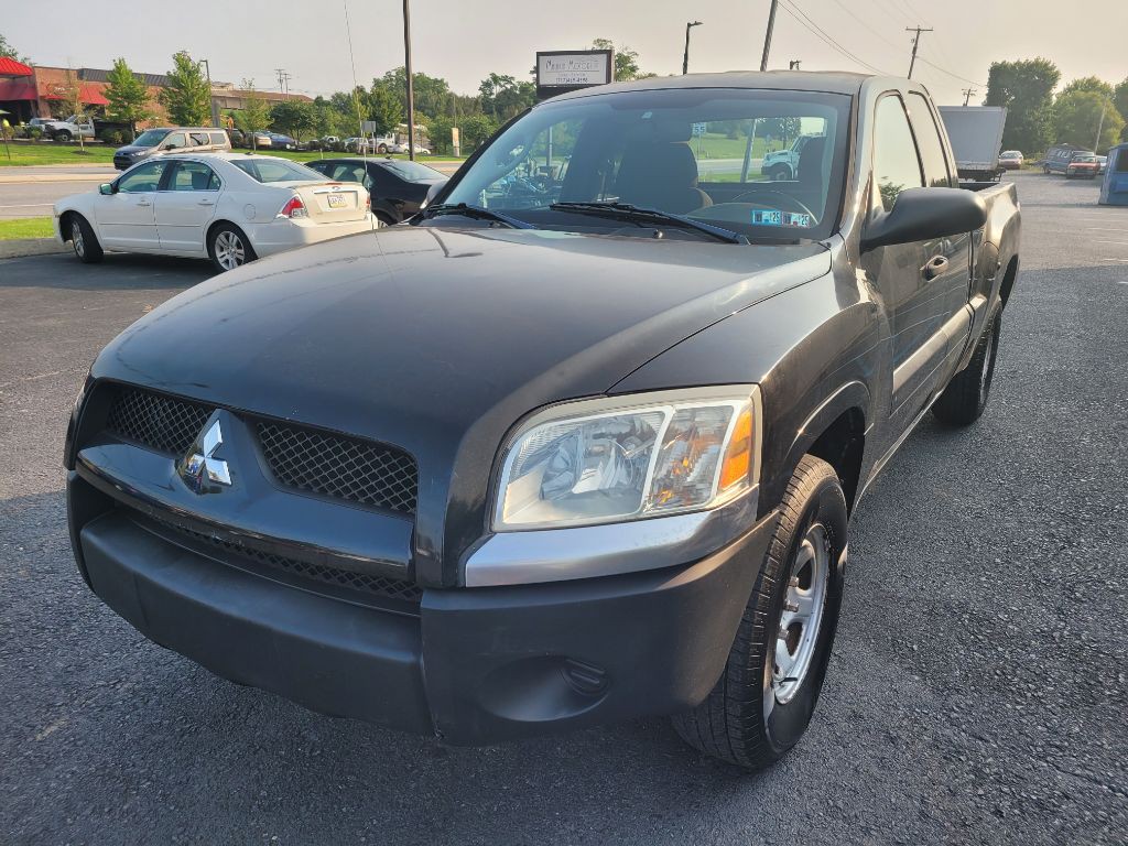 2008 Mitsubishi Raider Image 7