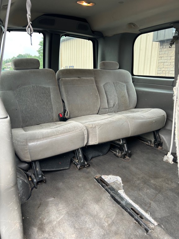 2009 Chevrolet Express Image 14