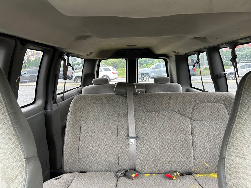 2009 Chevrolet Express Image 15