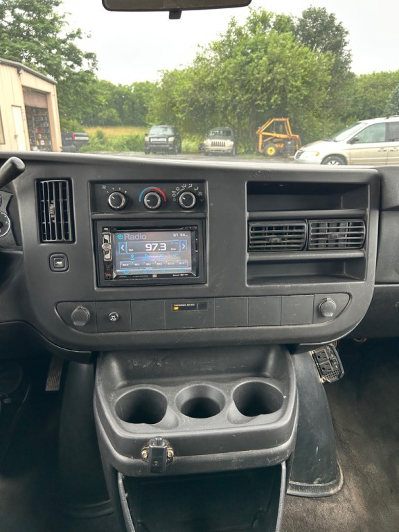 2009 Chevrolet Express Image 16