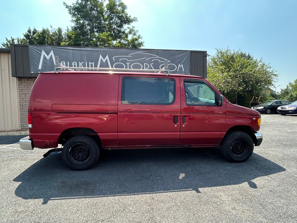 2000 Ford Econoline Image 2