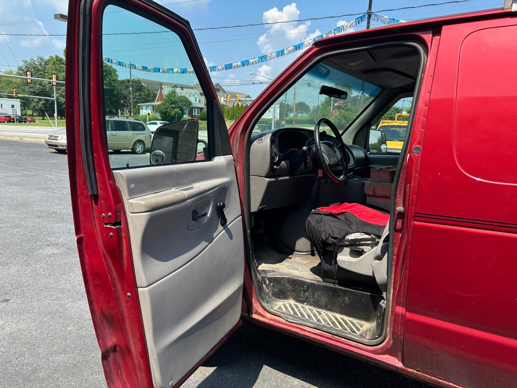 2000 Ford Econoline Image 8