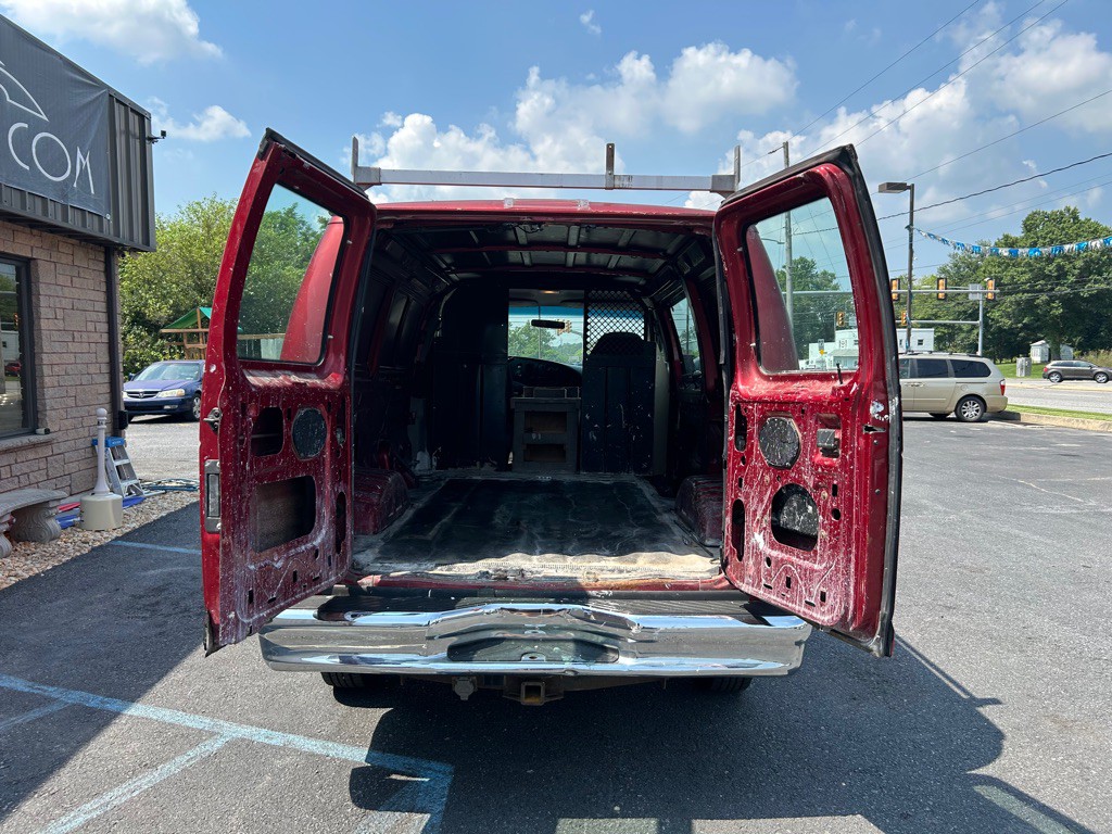 2000 Ford Econoline Image 11