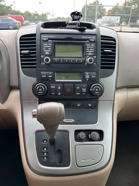 2009 Kia Sedona Image 18