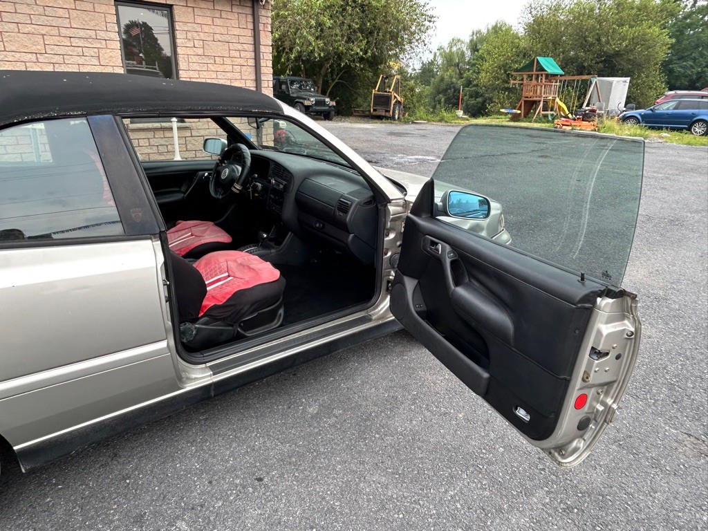 2000 Volkswagen Cabrio Image 10