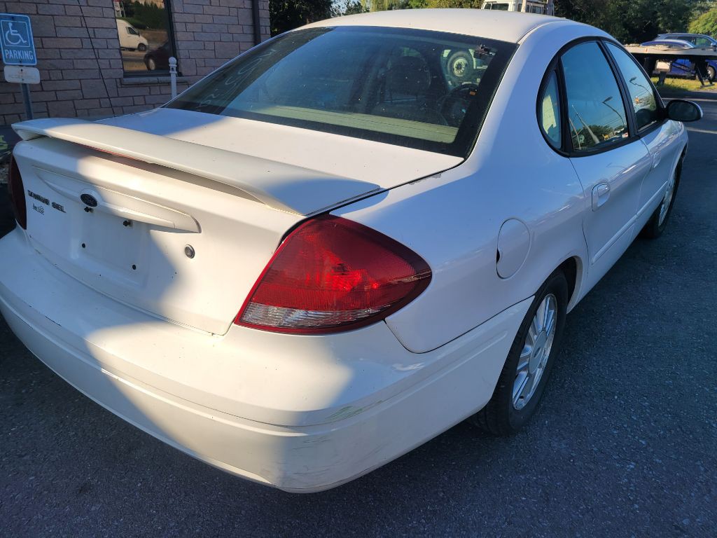 2005 Ford Taurus Image 3