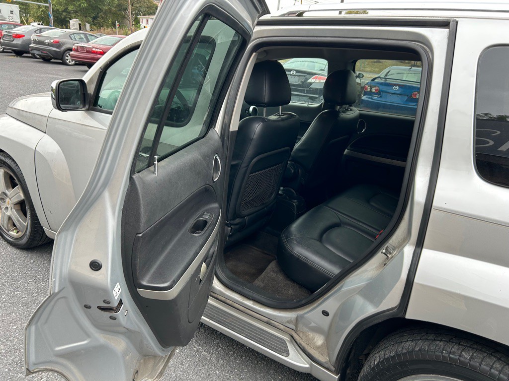 2011 Chevrolet HHR Image 10