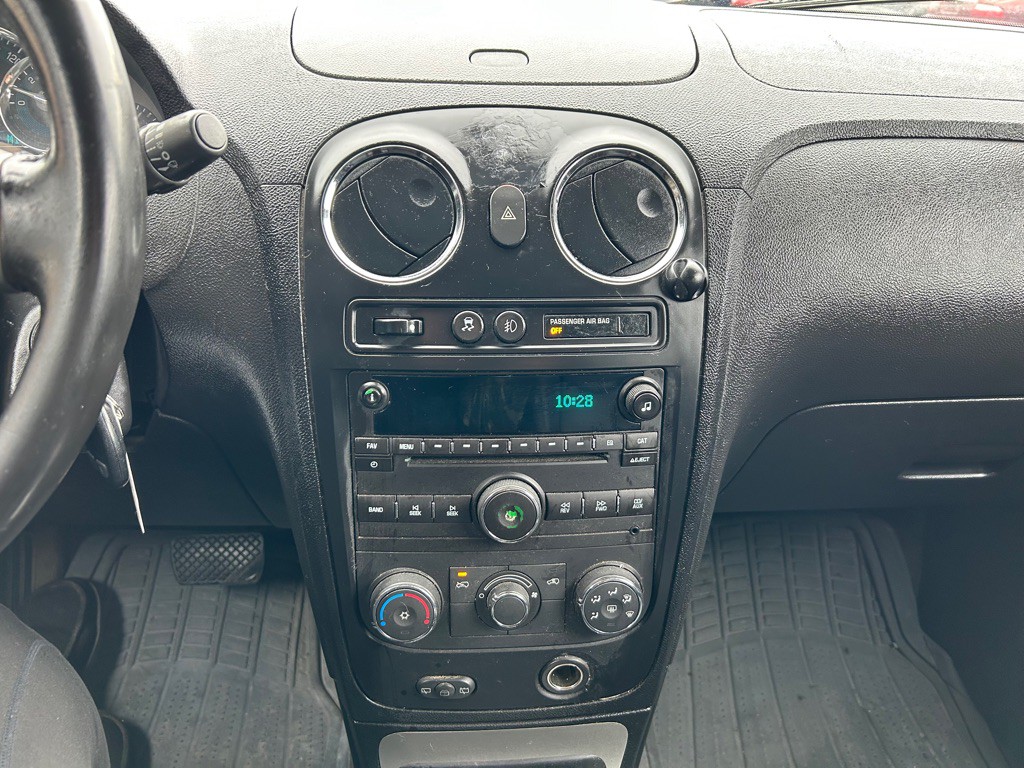 2011 Chevrolet HHR Image 16