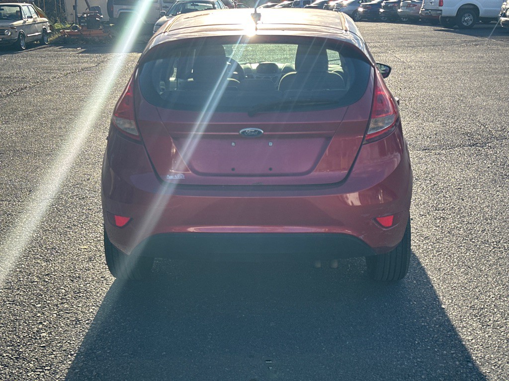 2011 Ford Fiesta Image 4