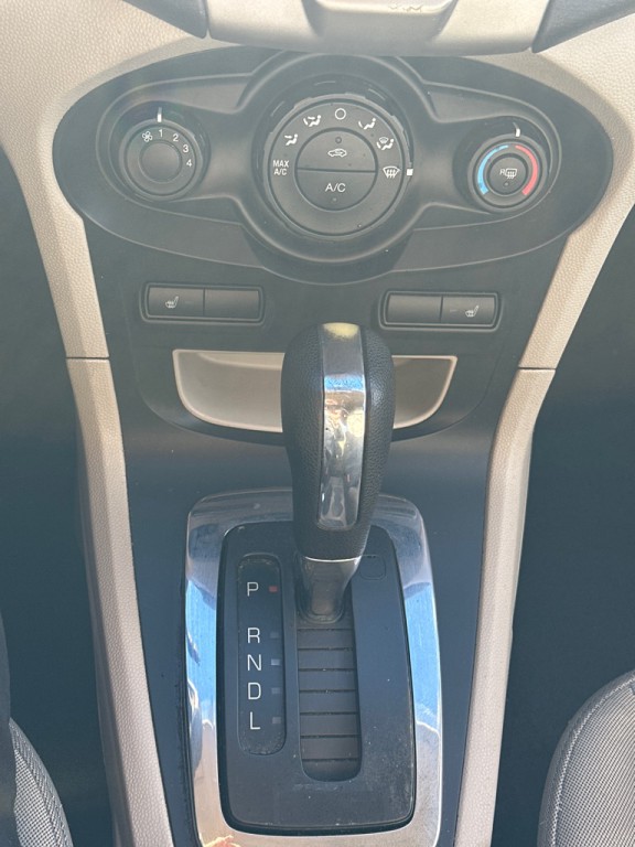 2011 Ford Fiesta Image 15