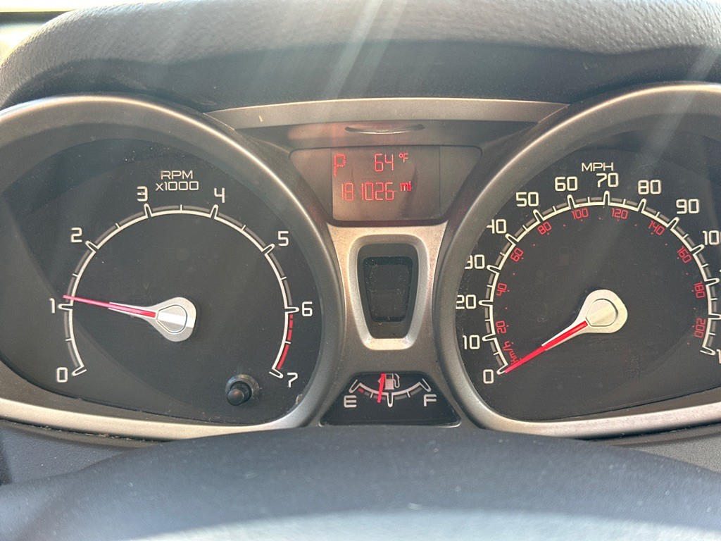 2011 Ford Fiesta Image 16