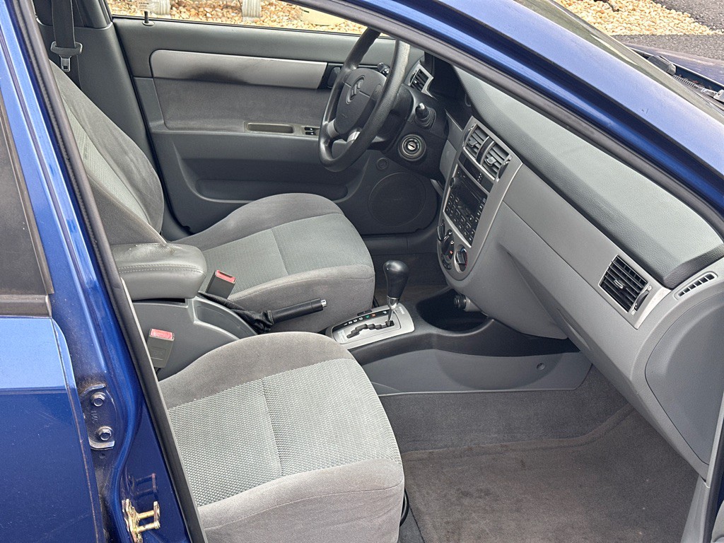 2006 Suzuki Forenza Image 12