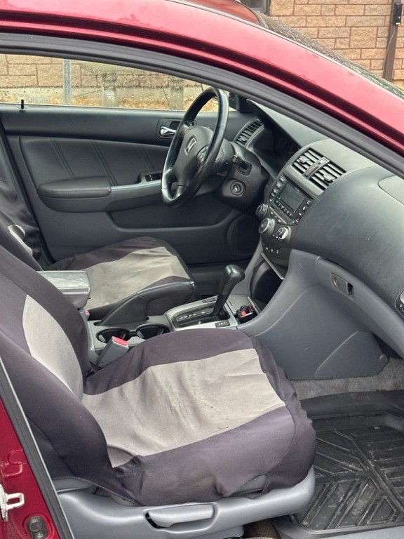 2005 Honda Accord Image 12