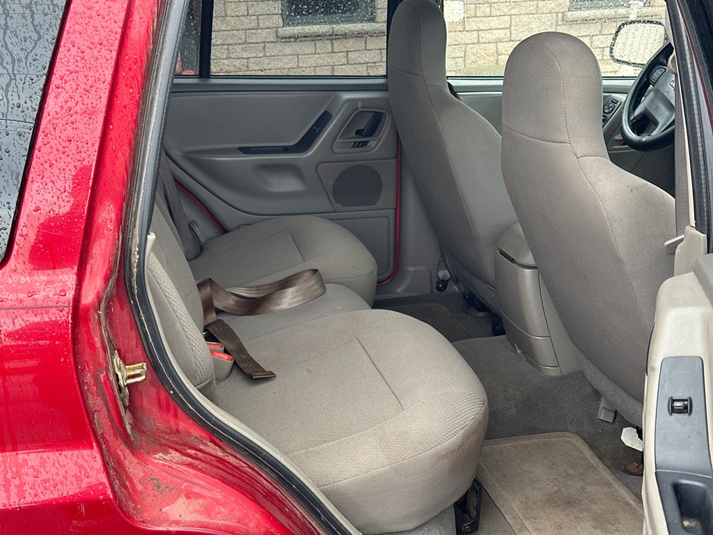 2004 Jeep Grand Cherokee Image 12