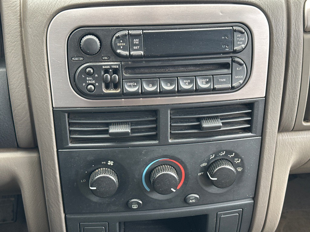 2004 Jeep Grand Cherokee Image 14