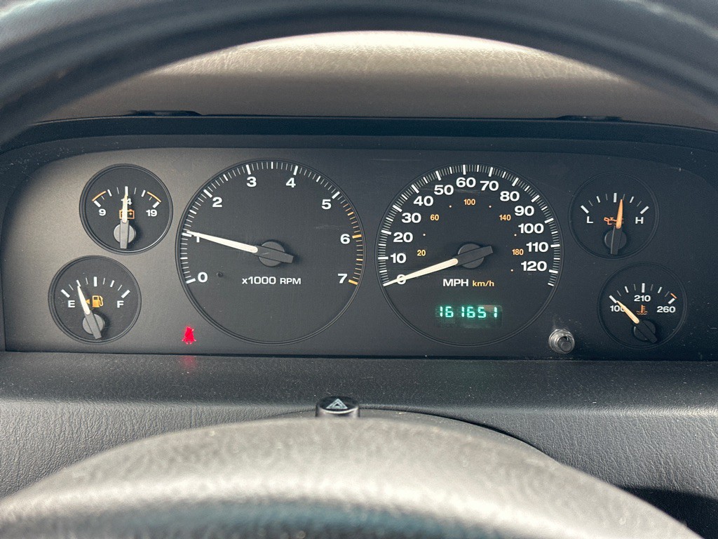 2004 Jeep Grand Cherokee Image 16