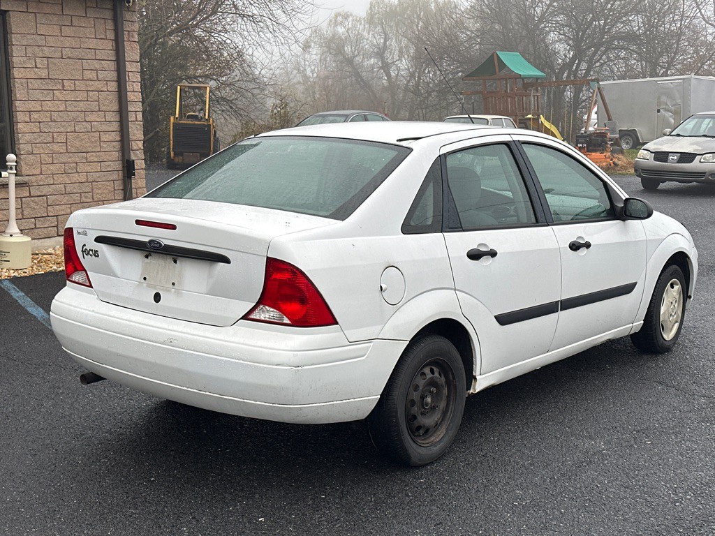 2001 Ford Focus Image 3