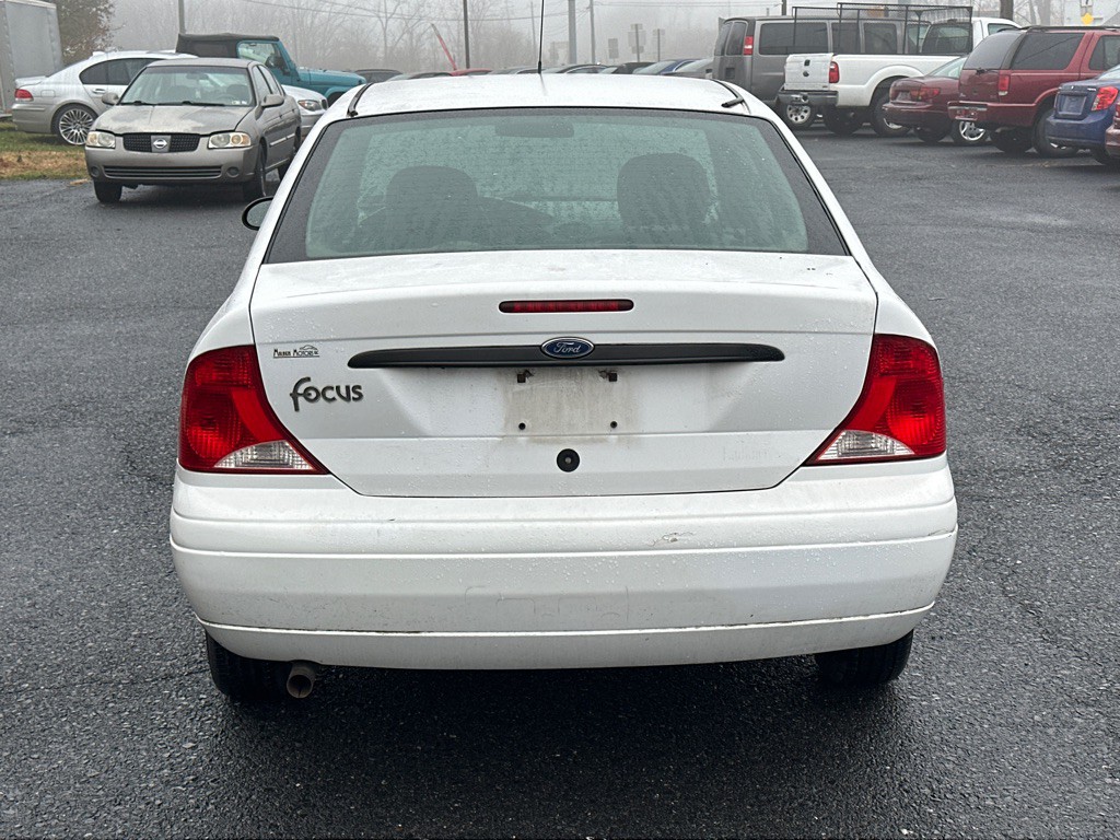 2001 Ford Focus Image 4
