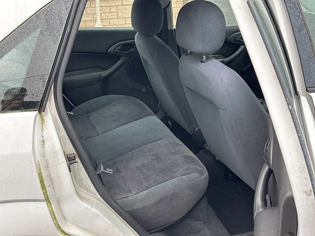 2001 Ford Focus Image 11