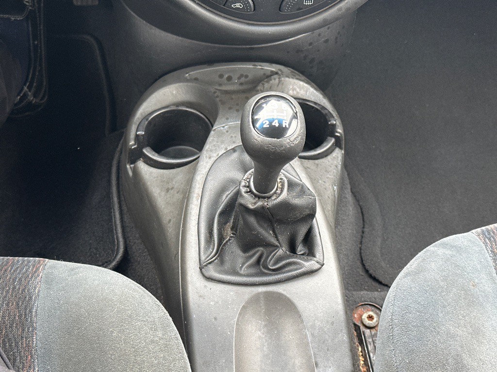 2001 Ford Focus Image 14