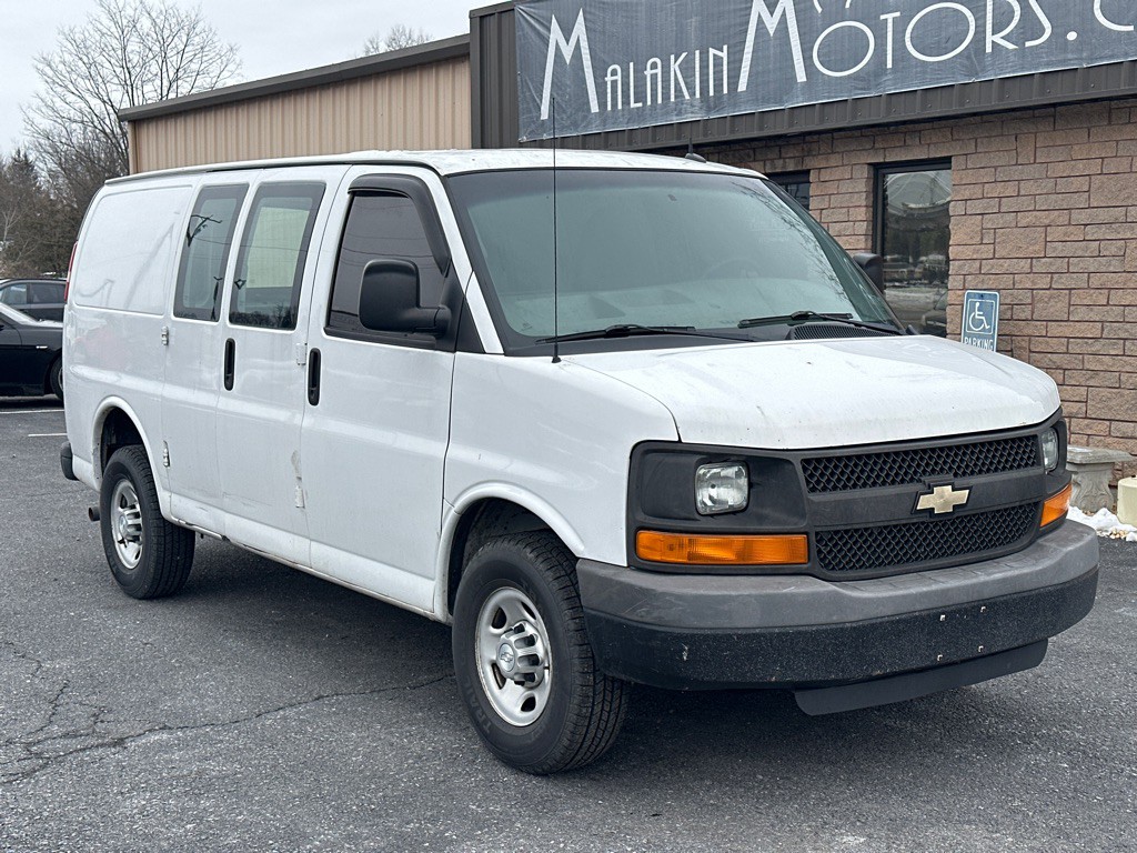 2015 Chevrolet Express Image 1