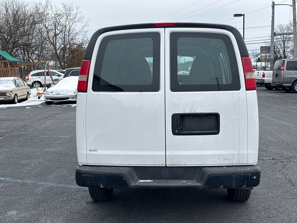 2015 Chevrolet Express Image 4