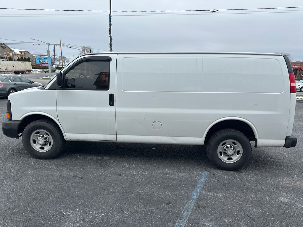 2015 Chevrolet Express Image 6