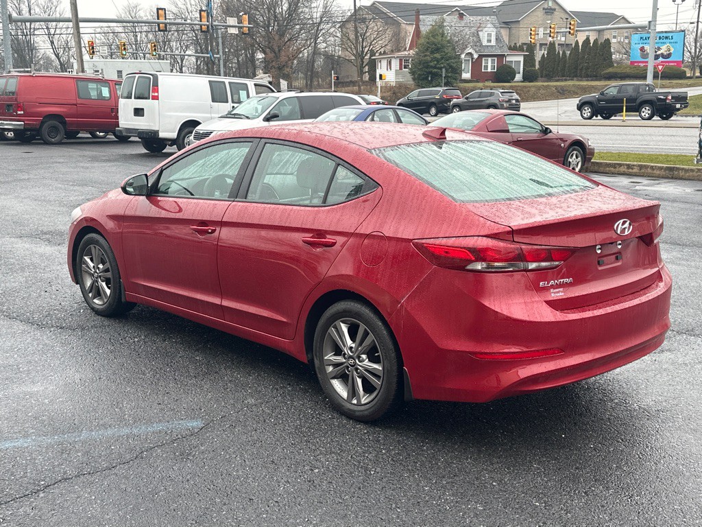 2017 Hyundai Elantra Image 5