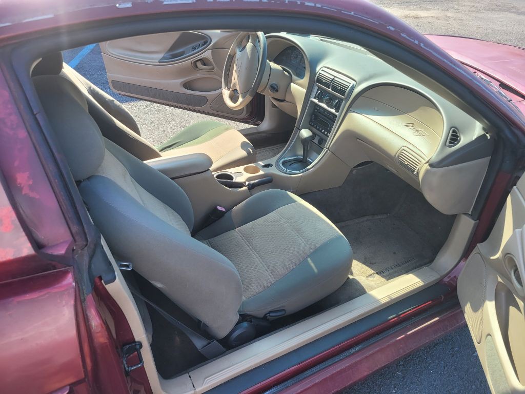 2004 Ford Mustang Image 10