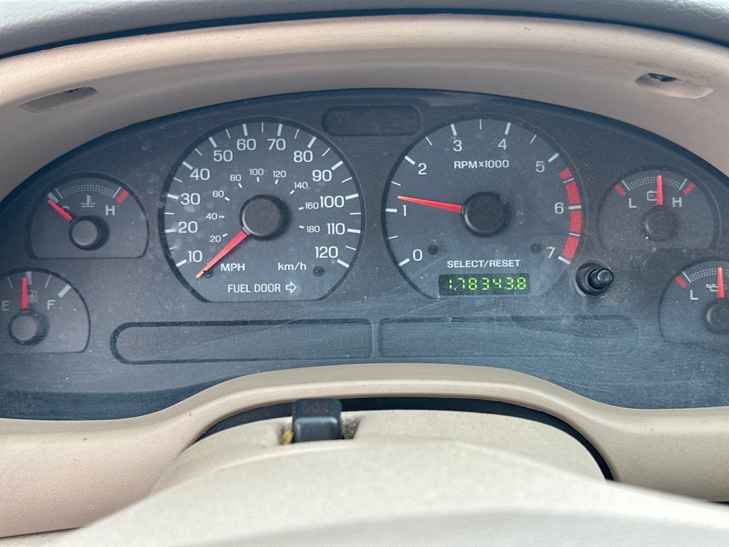 2004 Ford Mustang Image 13