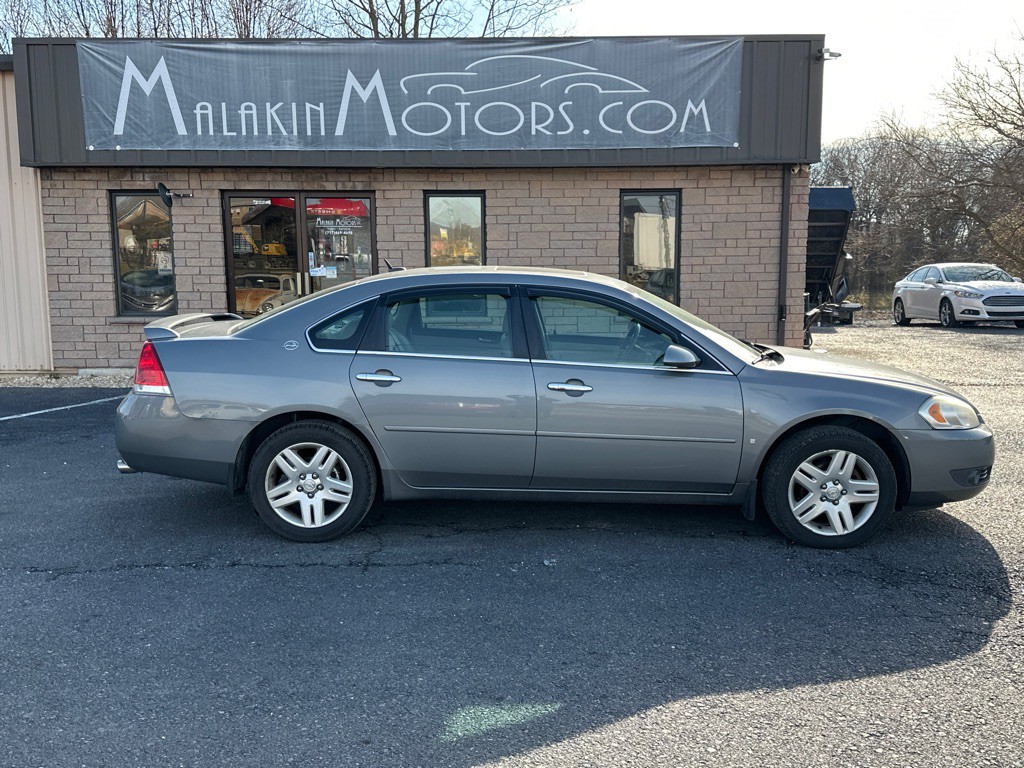 2007 Chevrolet Impala Image 2