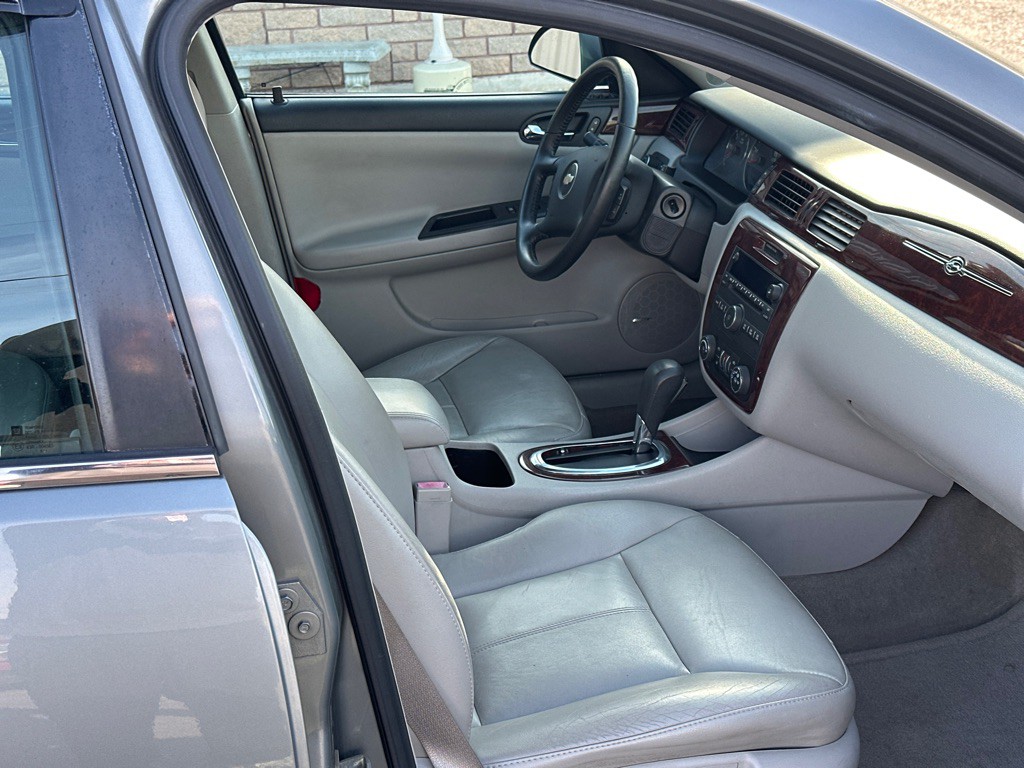 2007 Chevrolet Impala Image 12