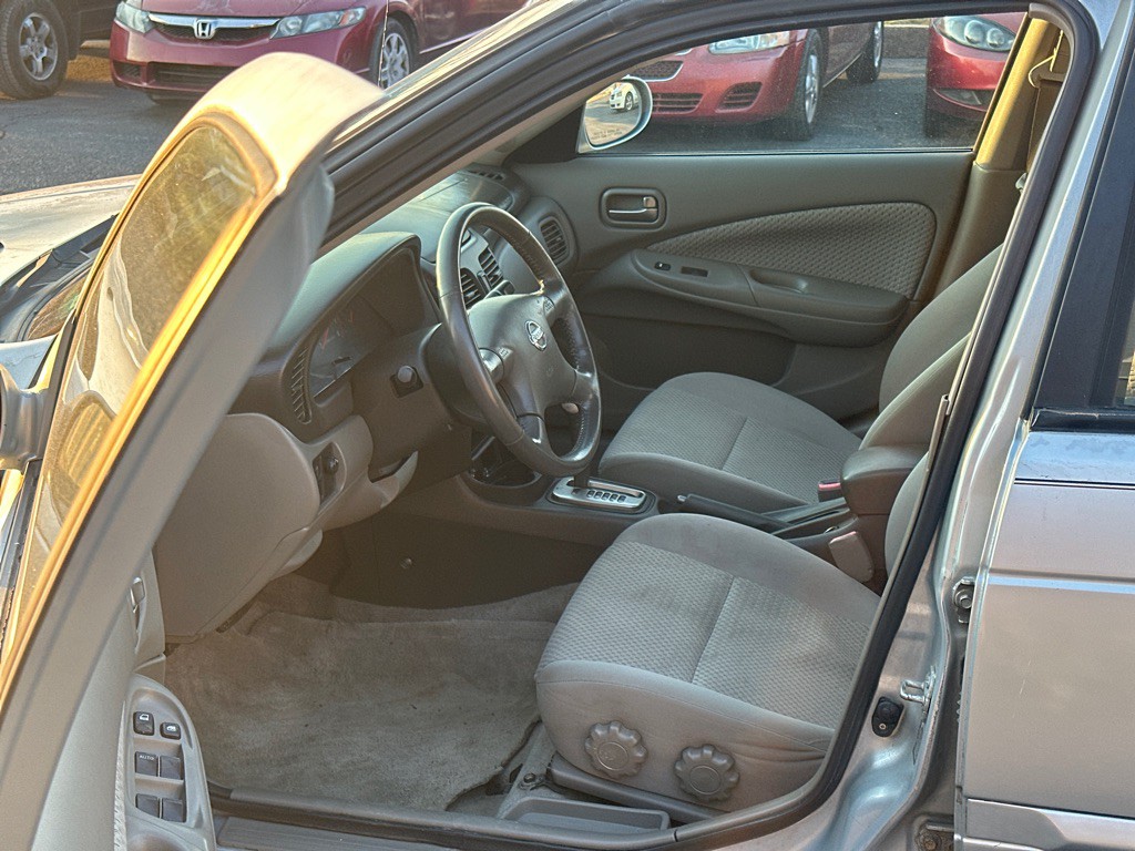 2004 Nissan Sentra Image 9