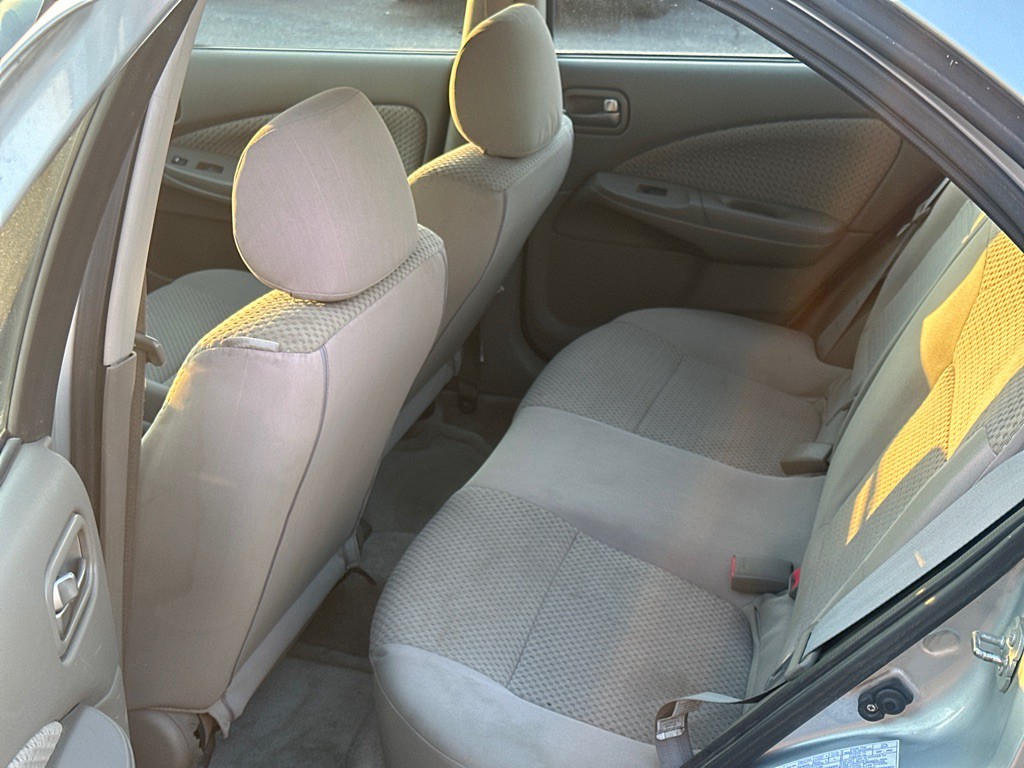 2004 Nissan Sentra Image 10