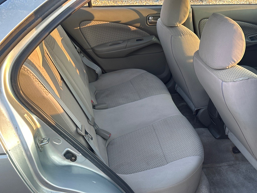 2004 Nissan Sentra Image 11