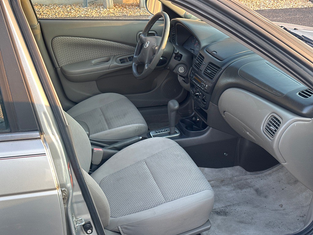 2004 Nissan Sentra Image 12