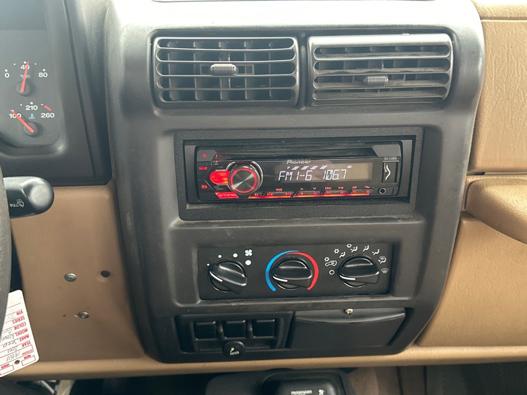 2001 Jeep Wrangler Image 13