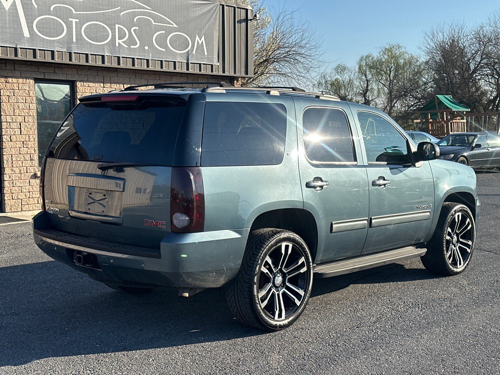 2009 GMC Yukon Image 3
